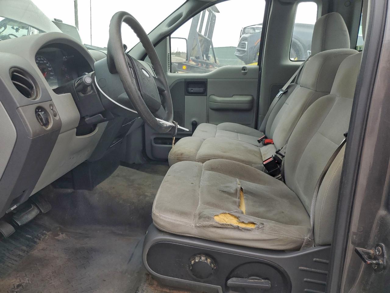 2005 Ford F150 VIN: 1FTRF122X5NB51092 Lot: 94302235