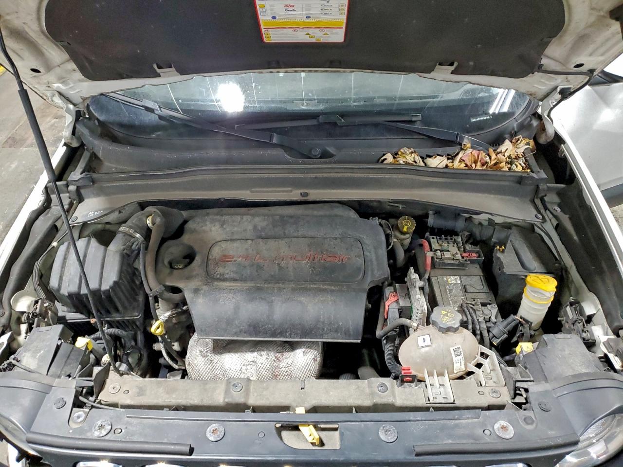 2015 Jeep Renegade Latitude VIN: ZACCJABT4FPB37999 Lot: 93928445