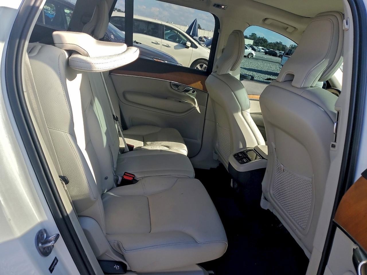 2022 Volvo Xc90 T5 Momentum VIN: YV4102CK0N1830862 Lot: 93623625