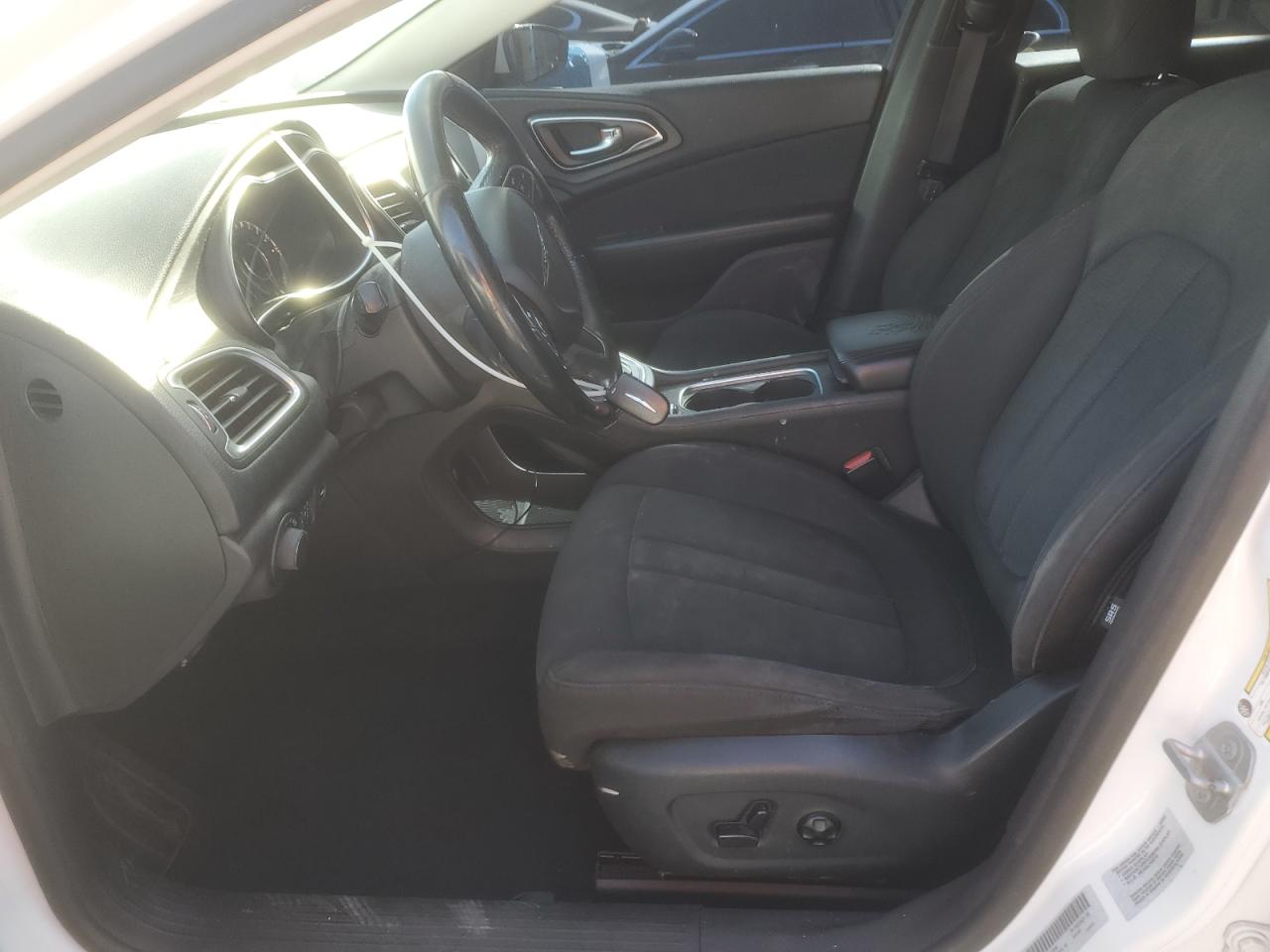 2016 Chrysler 200 Limited VIN: 1C3CCCAB5GN159300 Lot: 92347315