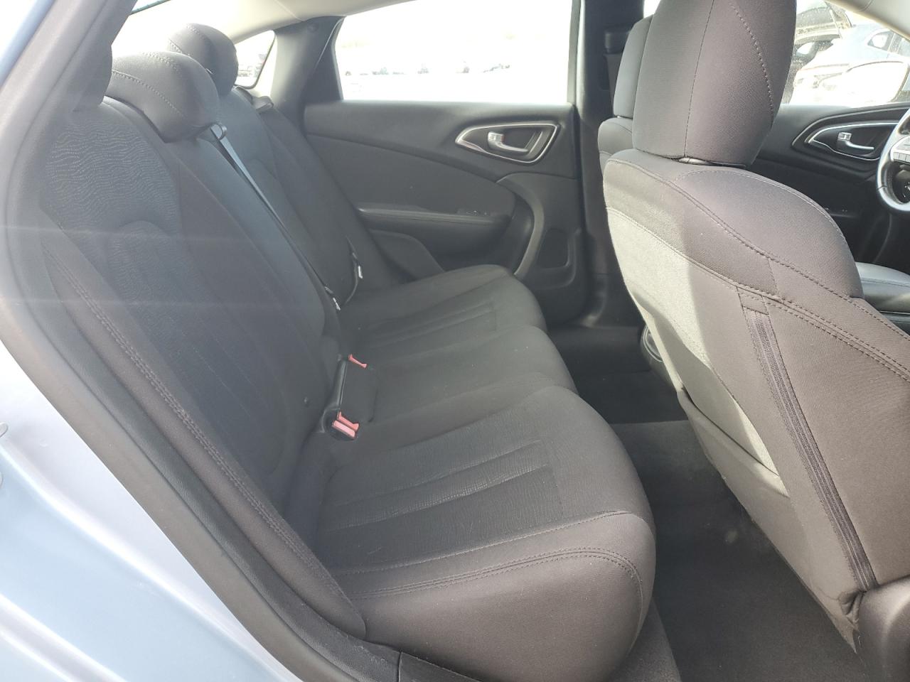 2015 Chrysler 200 Limited VIN: 1C3CCCAB3FN695595 Lot: 91815415