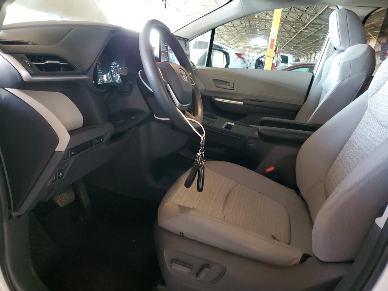 2021 Toyota Sienna Le VIN: 5TDKRKEC5MS053633 Lot: 93055705