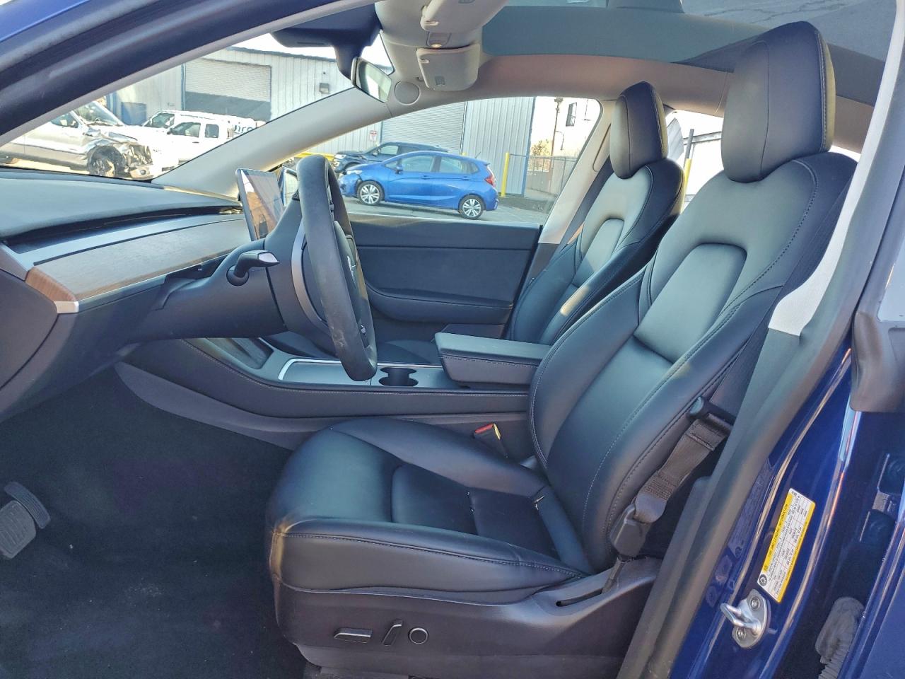 2022 Tesla Model Y VIN: 7SAYGDEE2NF421899 Lot: 92754255