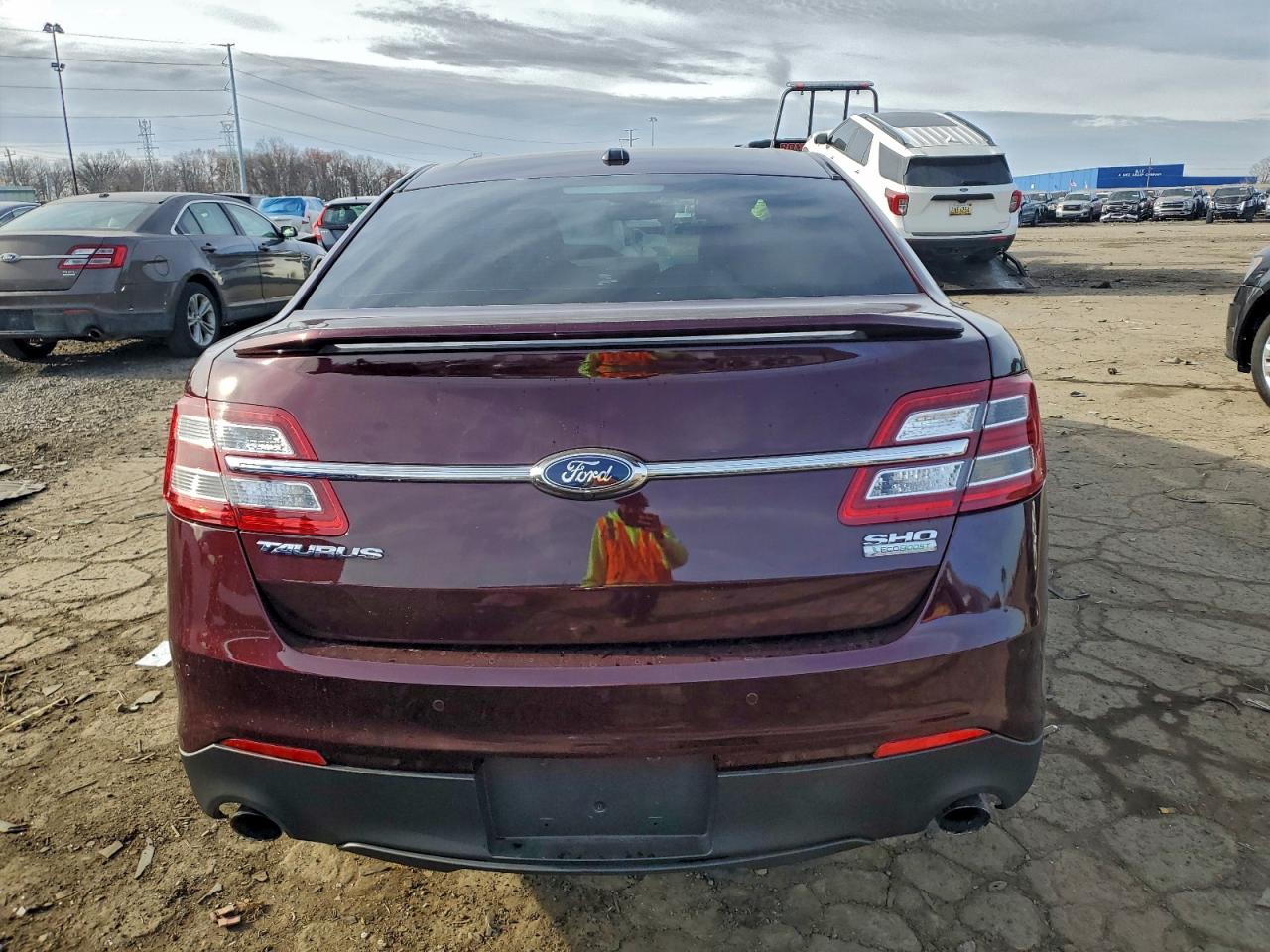 2019 Ford Taurus Sho VIN: 1FAHP2KT4KG110597 Lot: 94348875