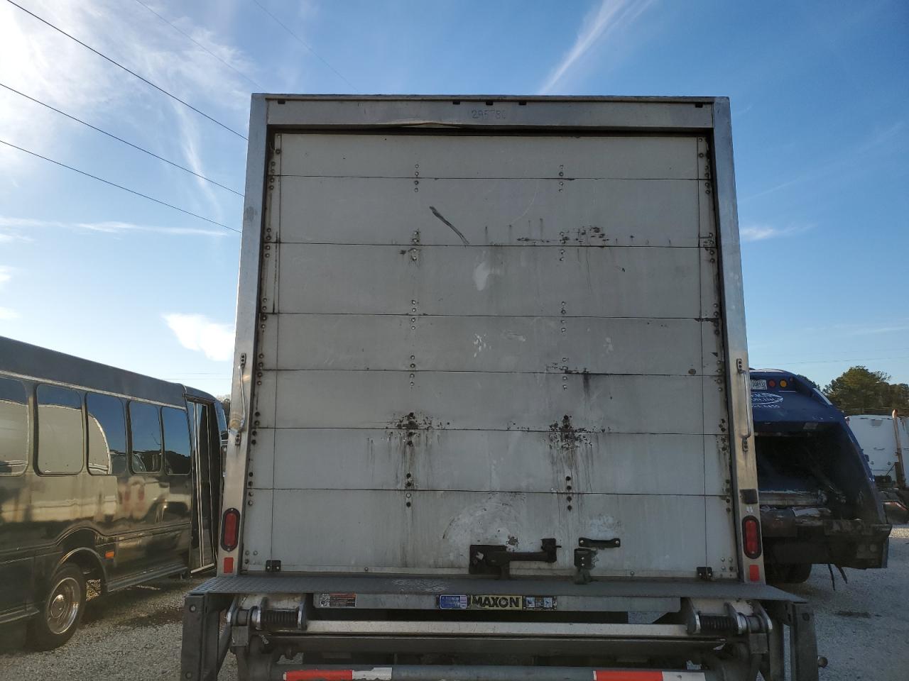 2018 International 4300 Box Truck VIN: 3HAMMMML4JL003825 Lot: 92085215