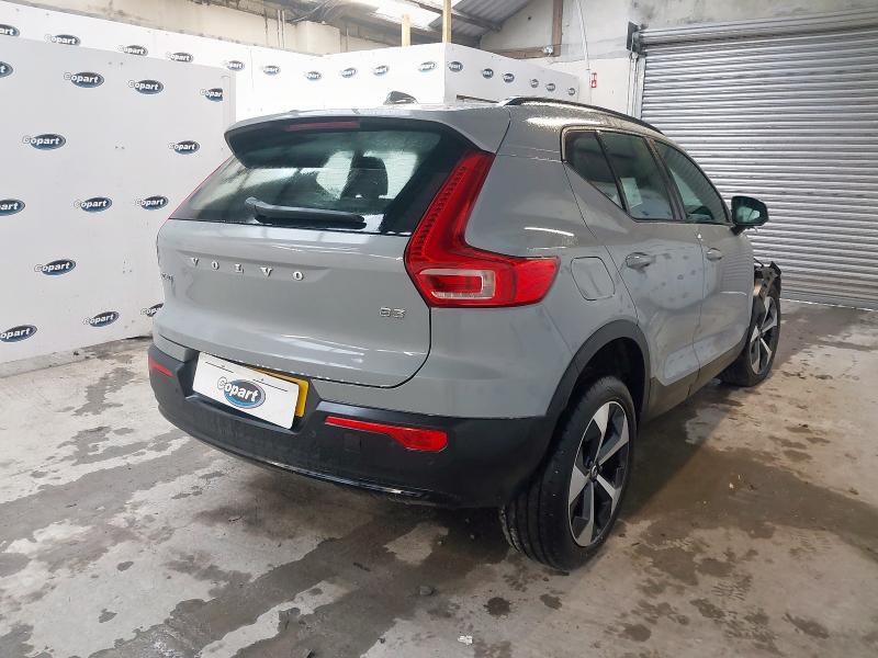 2024 VOLVO XC40 2.0 B3P PLUS DARK 5DR AUTO