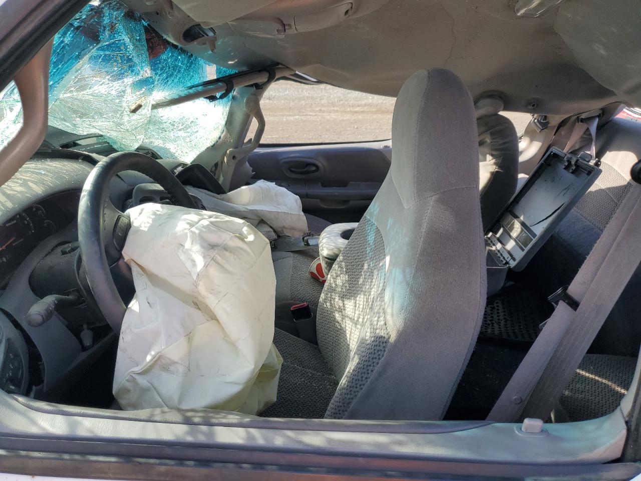 2000 Ford F150 VIN: 1FTRX18L3YKA63763 Lot: 91619515