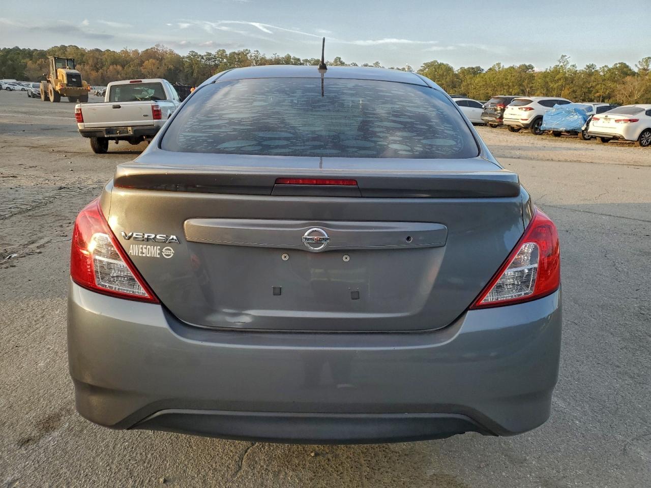 2017 Nissan Versa S VIN: 3N1CN7AP7HL833329 Lot: 94181845