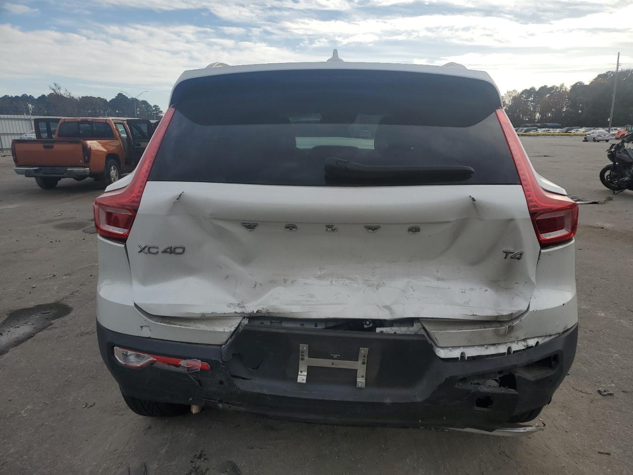 2022 Volvo Xc40 T4 Momentum VIN: YV4AC2HK6N2774954 Lot: 92695925
