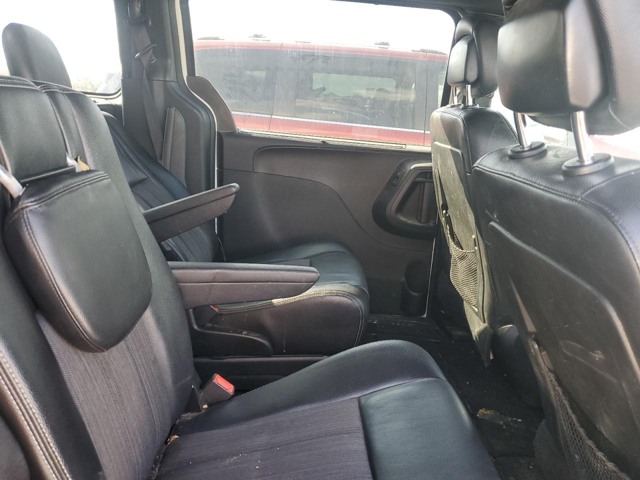 2014 Chrysler Town & Country S VIN: 2C4RC1HG5ER408433 Lot: 92936265