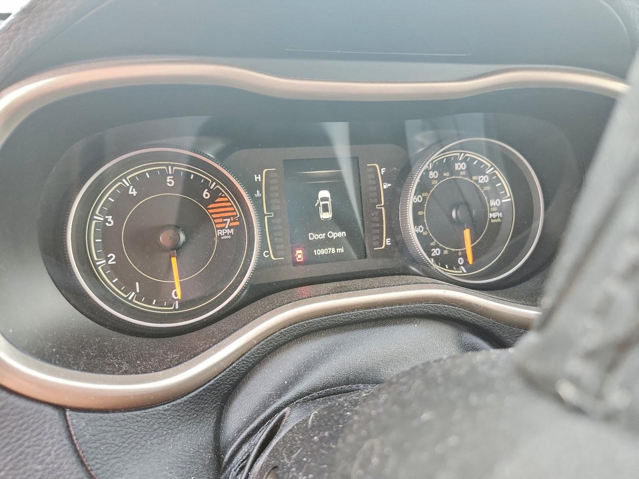 2016 Jeep Cherokee Latitude VIN: 1C4PJLCB5GW292066 Lot: 93861255