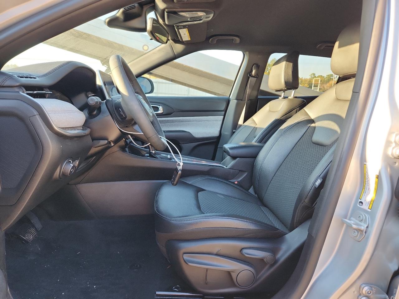 2025 Jeep Compass Latitude VIN: 3C4NJDBN2ST608255 Lot: 91775565