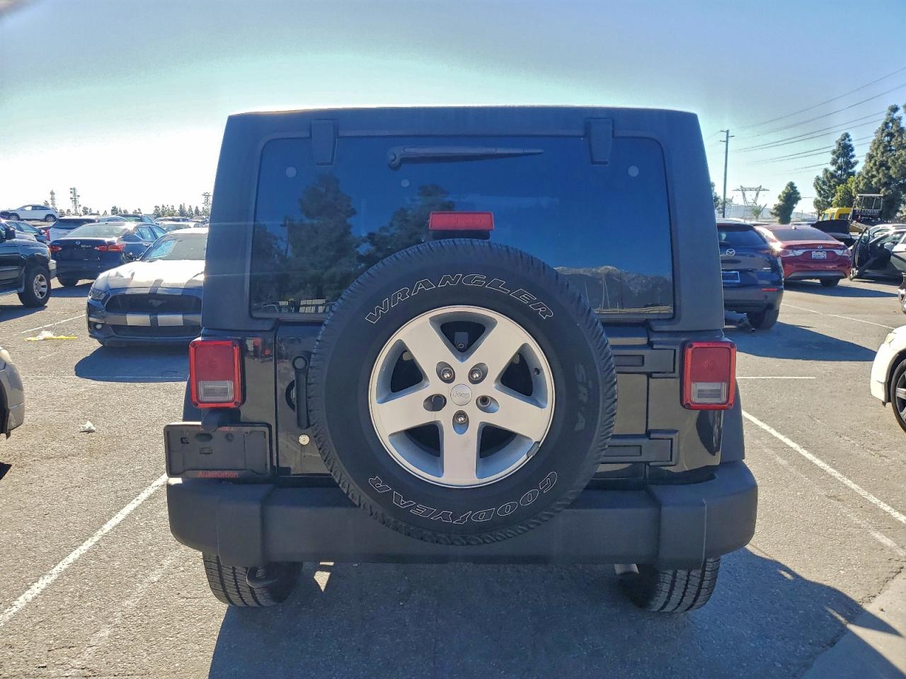 2014 Jeep Wrangler Unlimited Sport VIN: 1C4BJWDG0EL277074 Lot: 94294435
