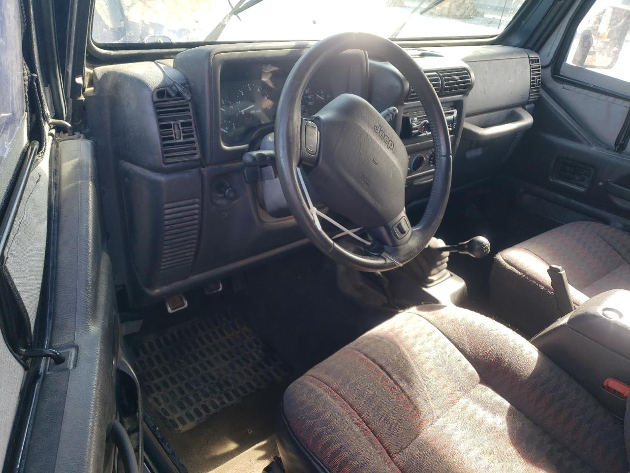 2000 Jeep Wrangler / Tj Se VIN: 1J4FA29P8YP803896 Lot: 90985115