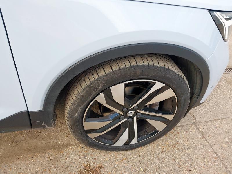 2024 VOLVO XC40 2.0 B3P ULTIMATE DARK 5DR AUTO