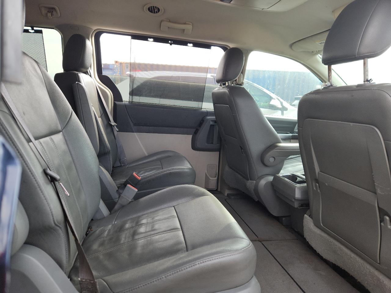 2008 Chrysler Town & Country Touring VIN: 2A8HR54P28R738938 Lot: 90613655