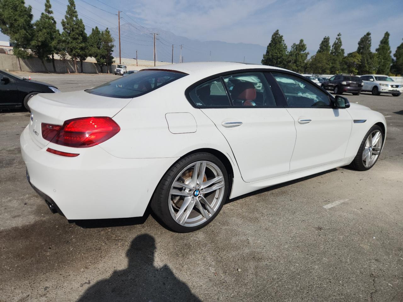 Фото: WBA6D0C57HG639420