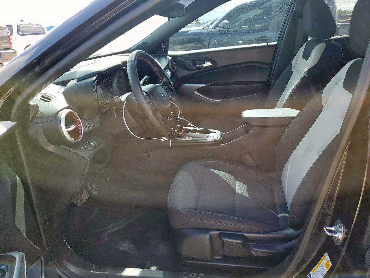 2025 Chevrolet Trax 1Rs VIN: KL77LGEP8SC038580 Lot: 92702495