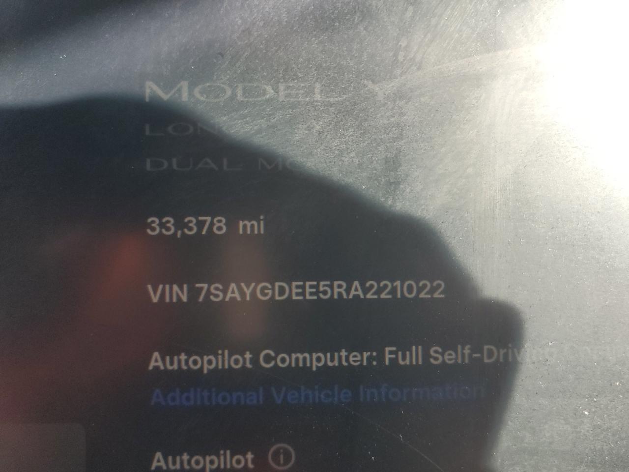 2024 Tesla Model Y VIN: 7SAYGDEE5RA221022 Lot: 91238025