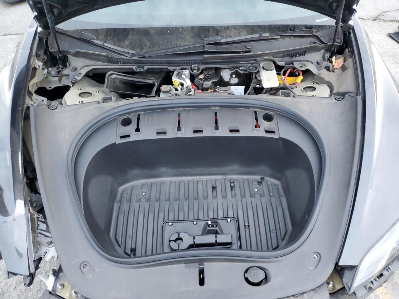 2024 Tesla Model 3 VIN: 5YJ3E1EB2RF811487 Lot: 92722135