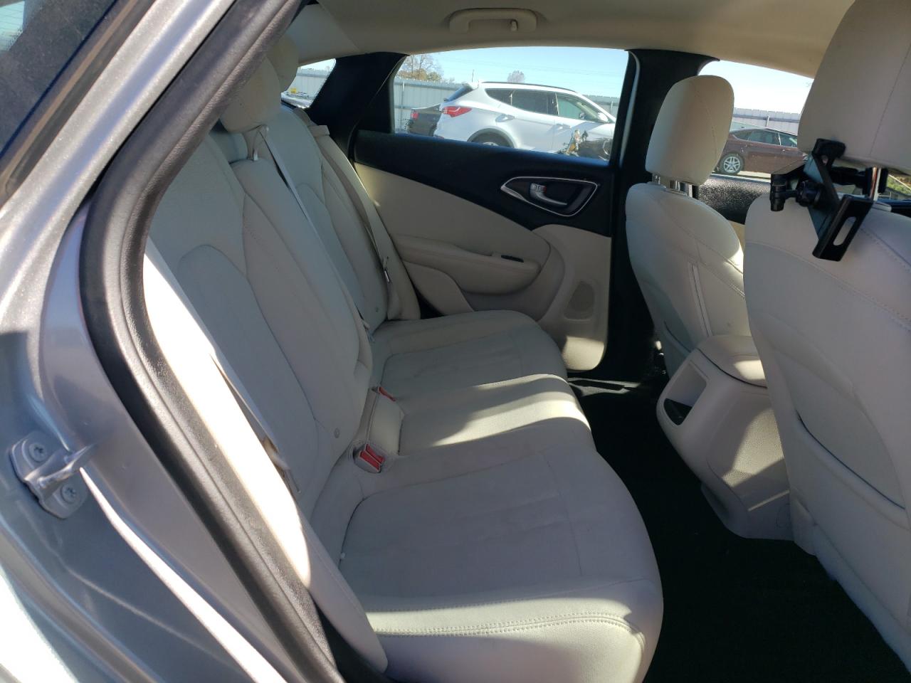 2015 Chrysler 200 Limited VIN: 1C3CCCAB9FN742953 Lot: 92482775