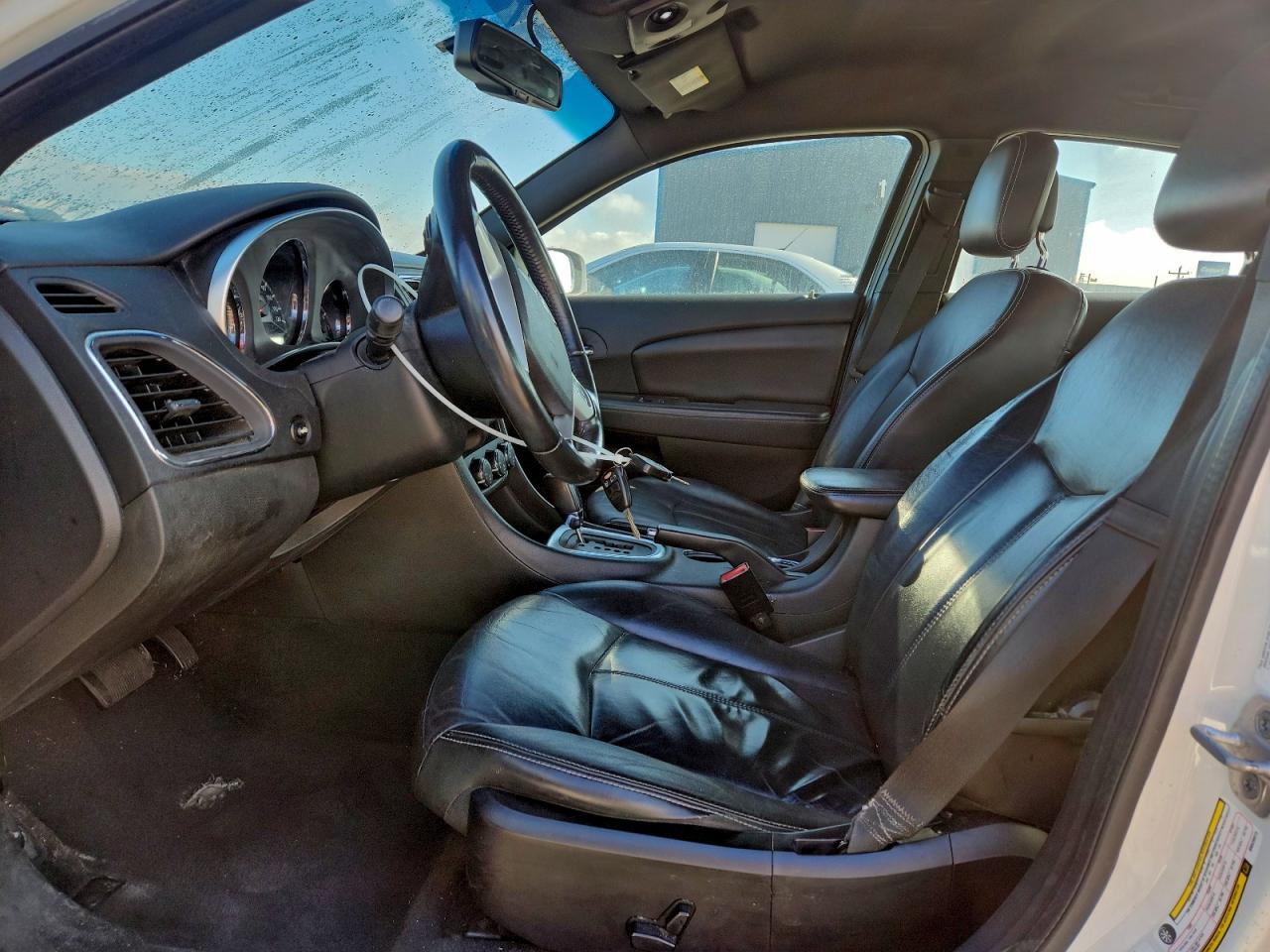 2011 Chrysler 200 Limited VIN: 1C3BC2FB8BN520073 Lot: 93976305