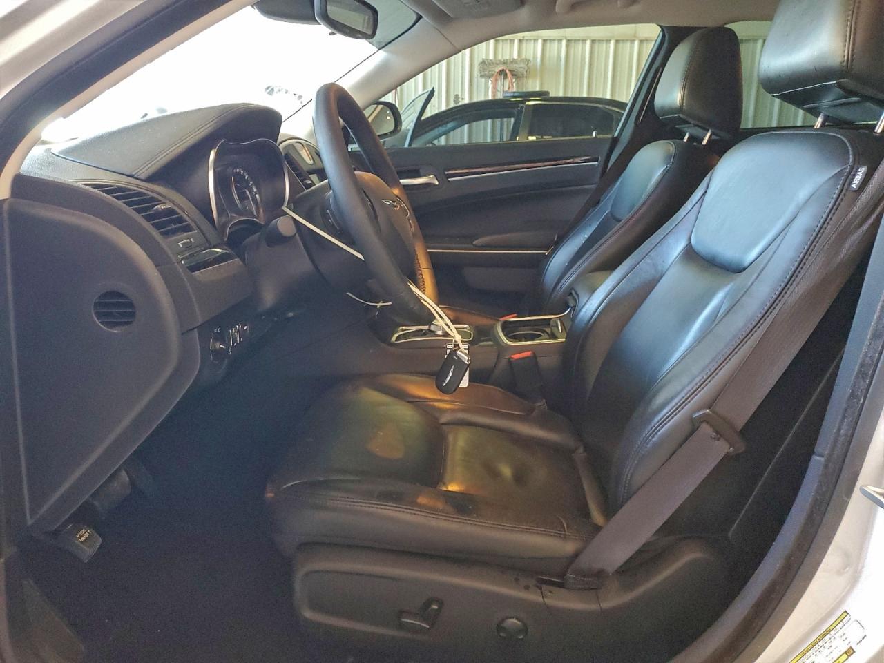 2023 Chrysler 300 Touring L VIN: 2C3CCADG8PH652604 Lot: 93901105