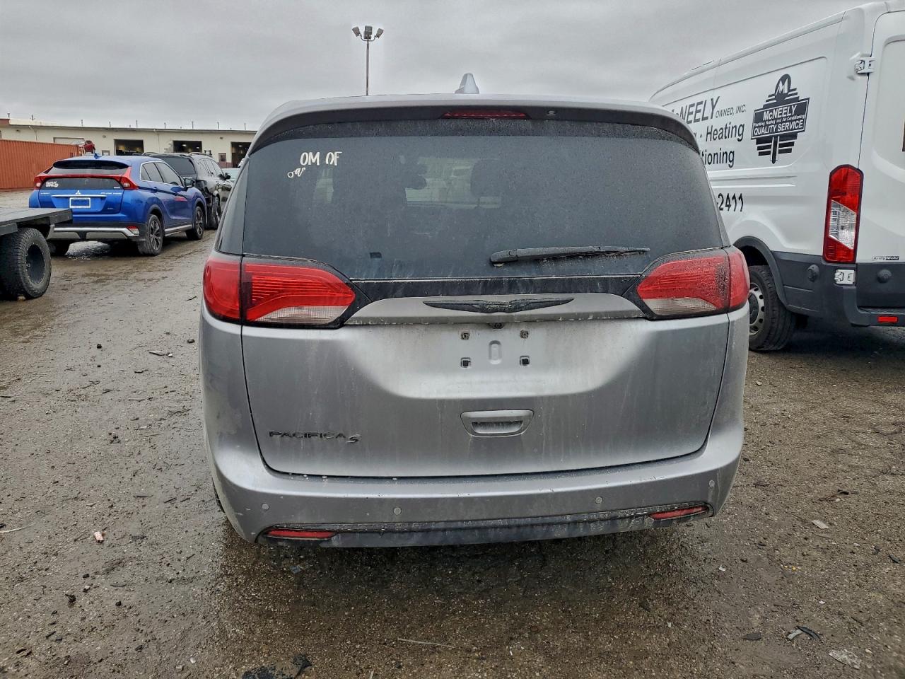 2020 Chrysler Pacifica Touring VIN: 2C4RC1FG4LR101822 Lot: 93840655