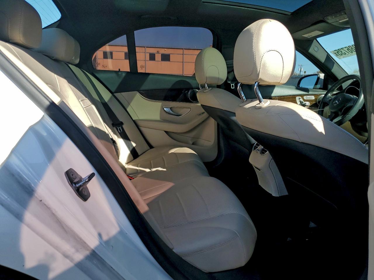 2018 Mercedes-Benz C 300 VIN: WDDWF4JB8JR385973 Lot: 91986735