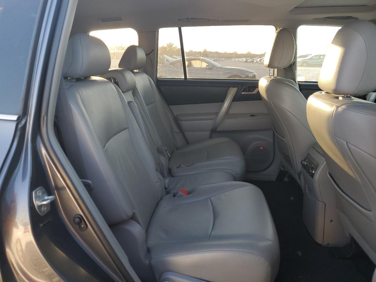 2011 Toyota Highlander Base VIN: 5TDBK3EH2BS071770 Lot: 92500055