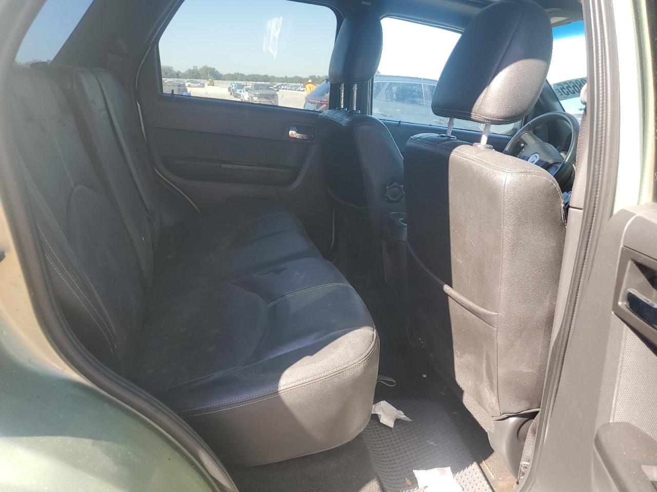 2008 Mercury Mariner VIN: 4M2CU811X8KJ01077 Lot: 92428655