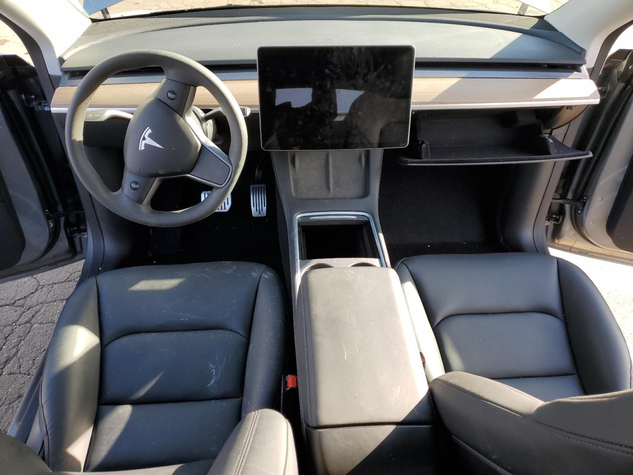 2024 Tesla Model Y VIN: 7SAYGDEE3RA284782 Lot: 93117255