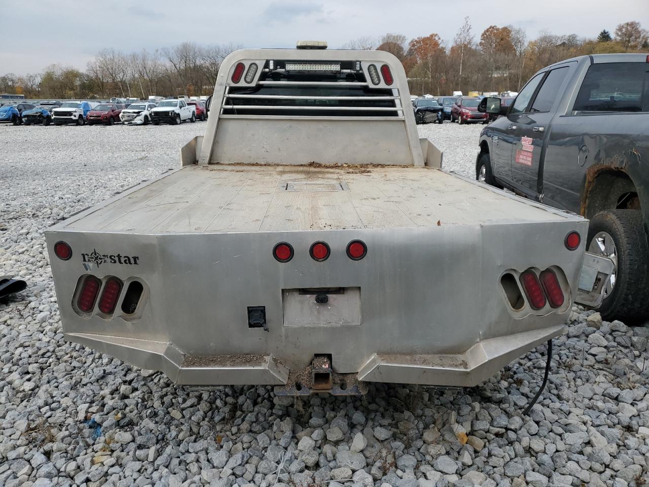 2018 Ford F350 Super Duty Flatbed Truck VIN: 1FD8W3HTXJEC98543 Lot: 91989095