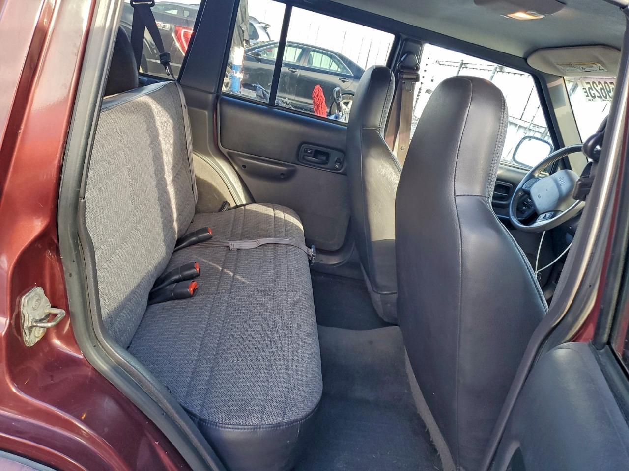 2000 Jeep Cherokee Sport VIN: 1J4FF48S5YL143813 Lot: 94159625