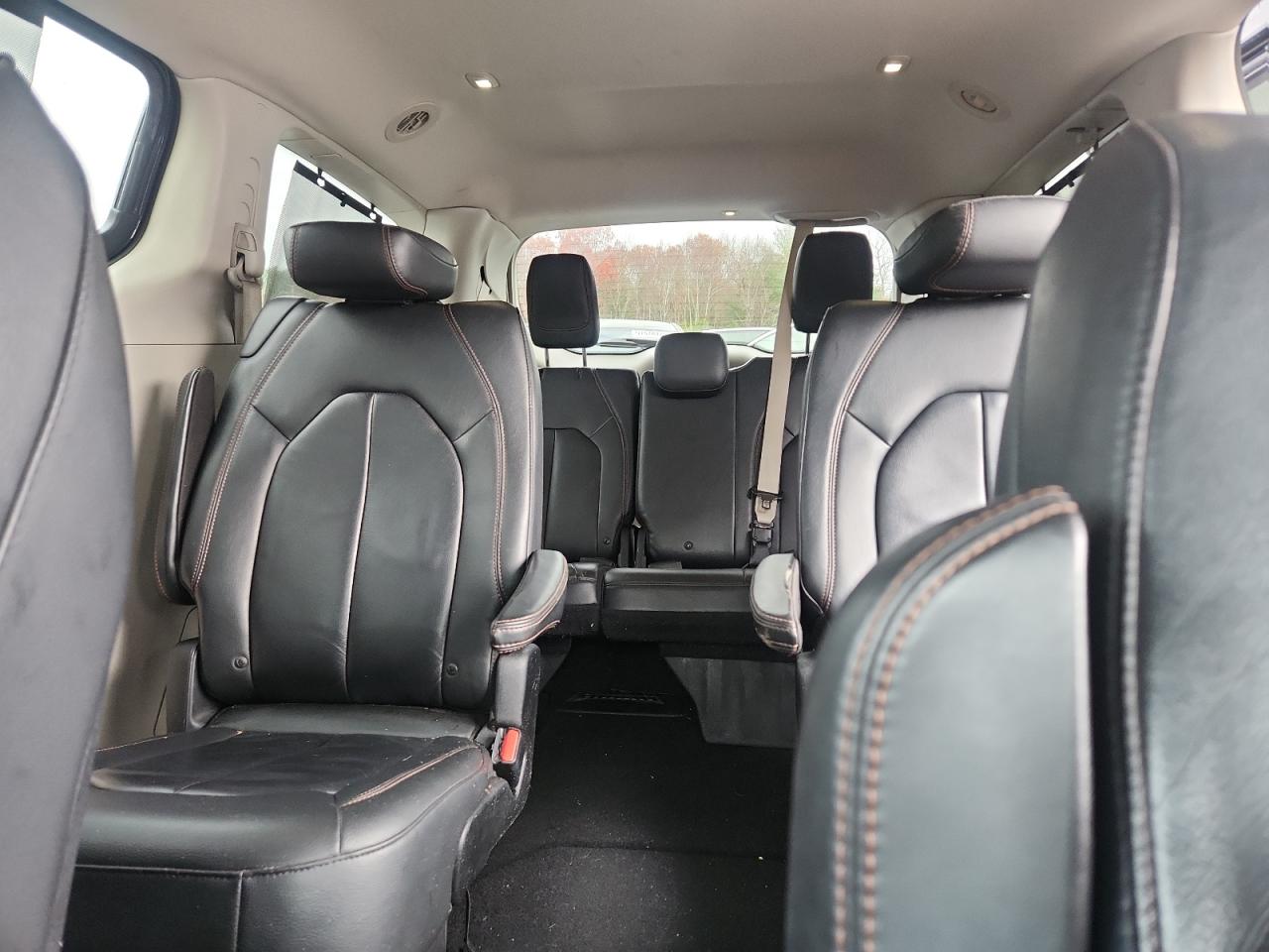 2017 Chrysler Pacifica Touring L VIN: 2C4RC1BGXHR711687 Lot: 92181125