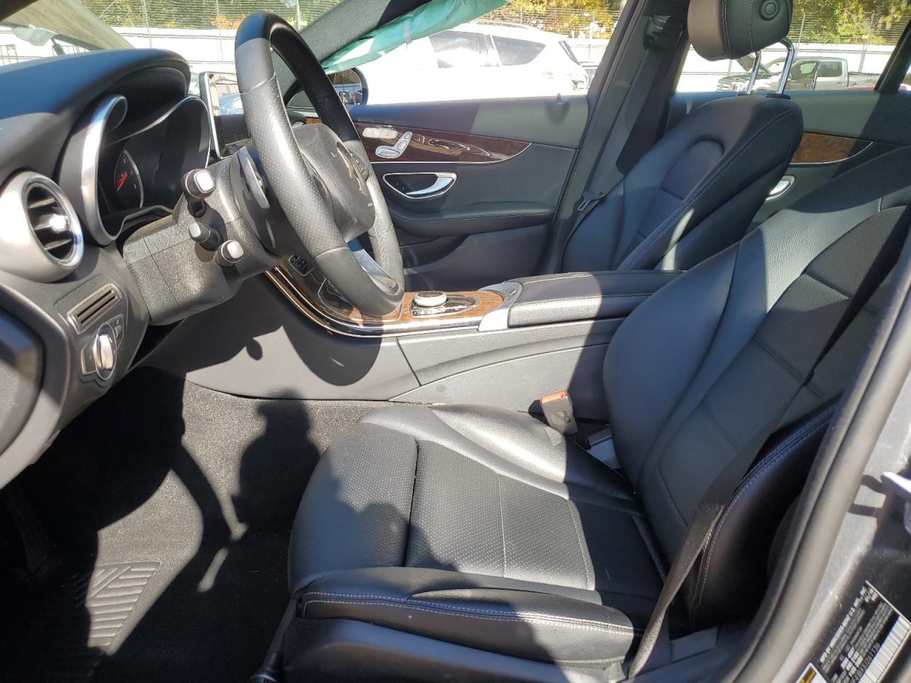 2018 Mercedes-Benz C 300 VIN: 55SWF4JBXJU261136 Lot: 91453915