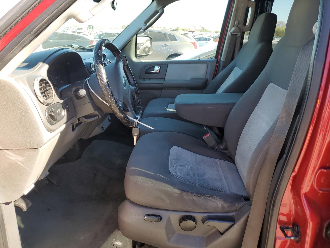 2004 Ford Expedition Xls VIN: 1FMRU13W54LB56598 Lot: 91817445