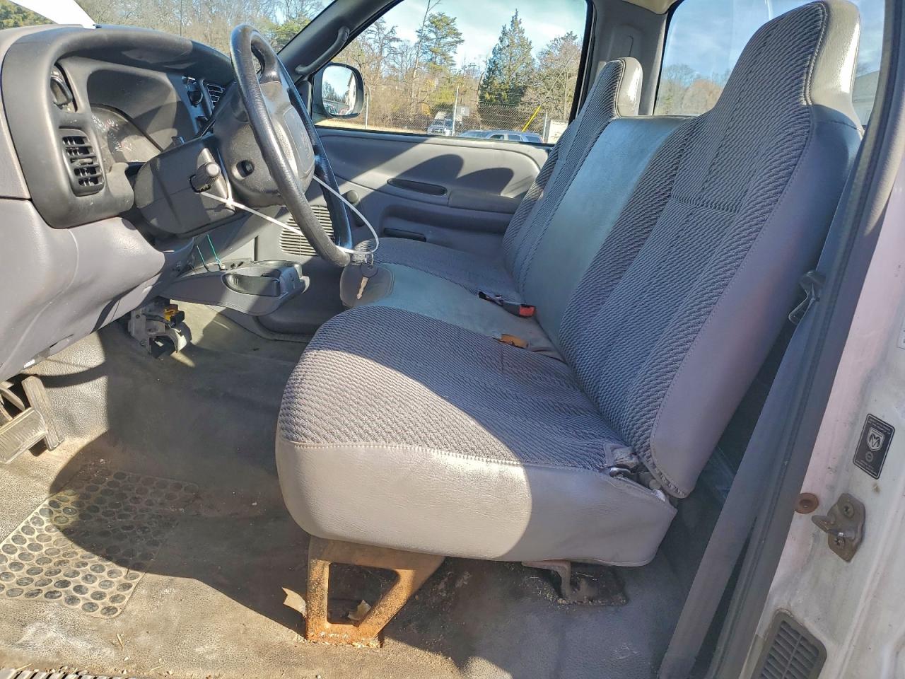 2001 Dodge Ram 1500 VIN: 1B7HC16X61S208815 Lot: 93602225