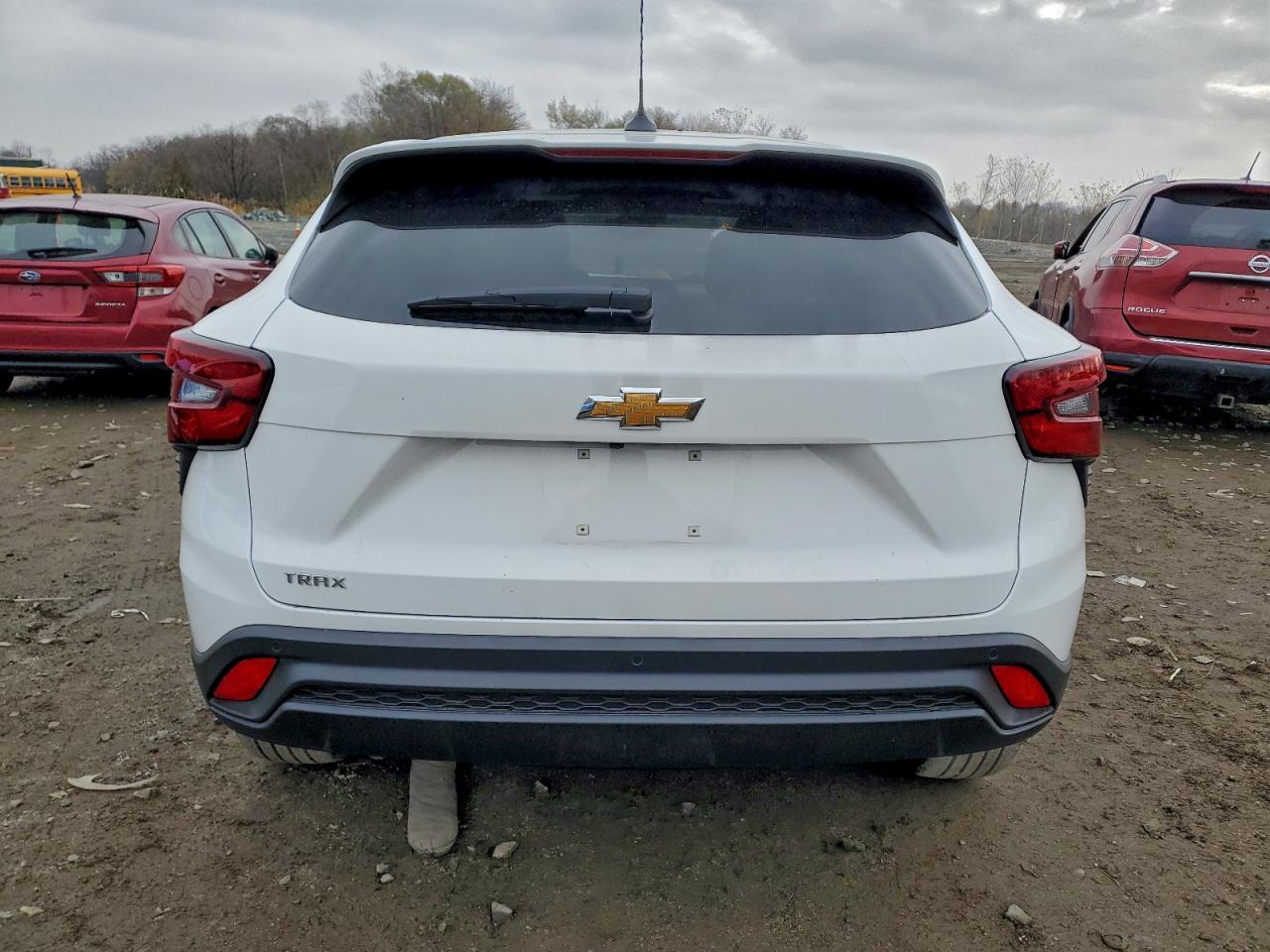 2025 Chevrolet Trax Ls VIN: KL77LFEP2SC235822 Lot: 94116135