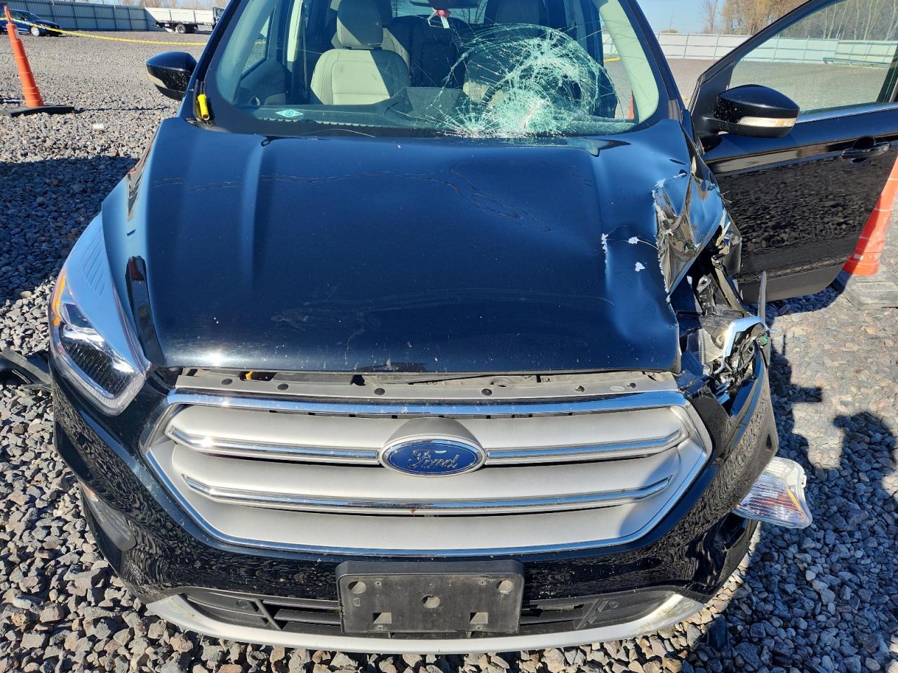 2018 Ford Escape Titanium VIN: 1FMCU9J95JUB59198 Lot: 92059875