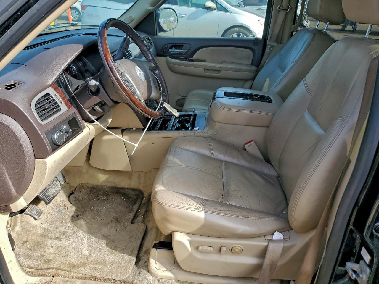 2008 GMC Yukon Denali VIN: 1GKFK63818J169558 Lot: 94703175