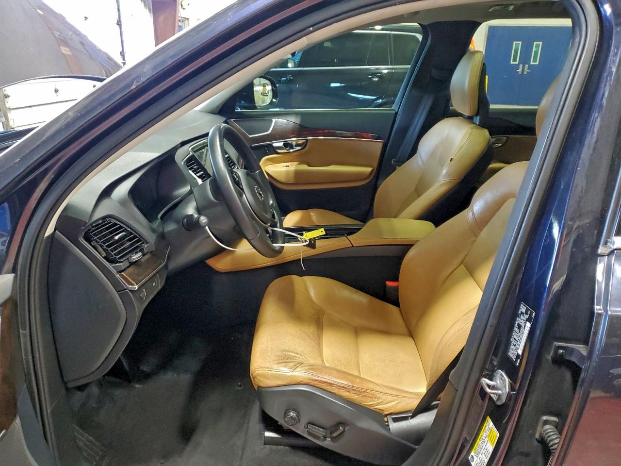 2016 Volvo Xc90 T6 VIN: YV4A22PK3G1016437 Lot: 94129325