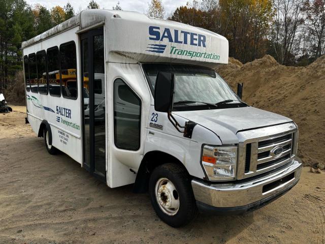 2014 Ford Econoline E350 Super Duty Cutaway Van