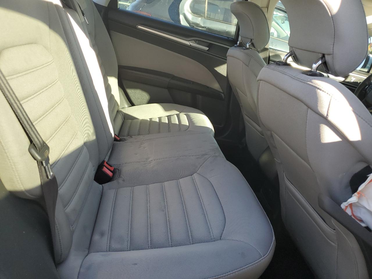 2015 Ford Fusion S VIN: 1FA6P0G74F5114917 Lot: 93145955