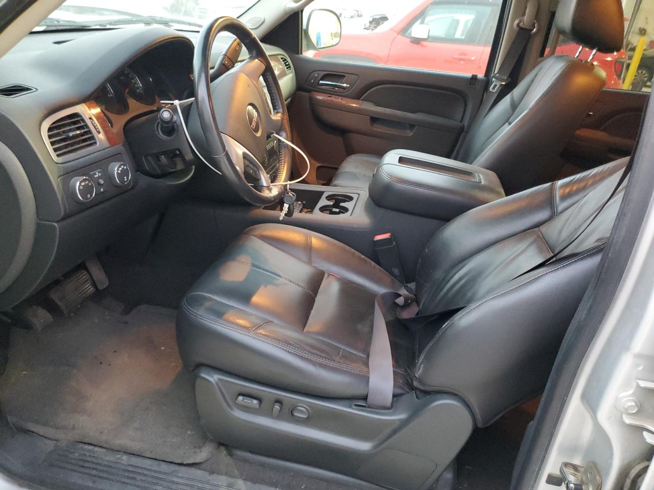 2010 GMC Yukon Xl K1500 Slt VIN: 1GKUKKE39AR195298 Lot: 90909075