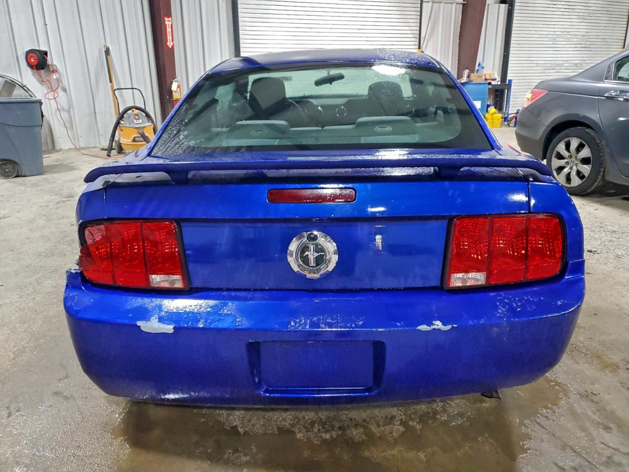 2005 Ford Mustang VIN: 1ZVFT80N455208515 Lot: 93516265