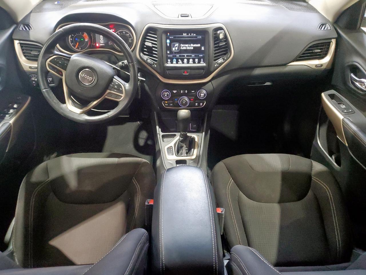 2017 Jeep Cherokee Latitude VIN: 1C4PJLCS7HW640399 Lot: 93052505