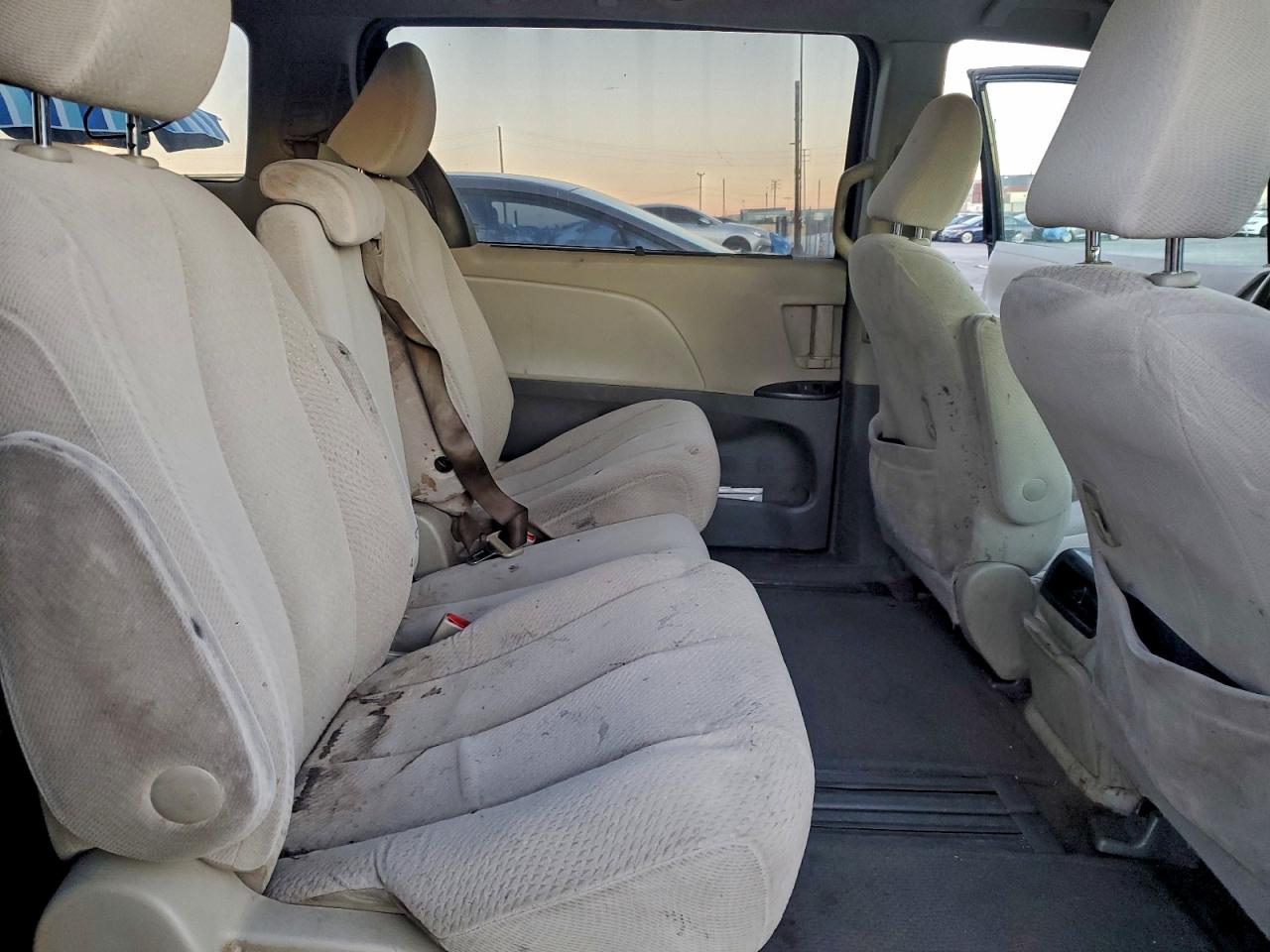 2012 Toyota Sienna Le VIN: 5TDKK3DC4CS272934 Lot: 93997365