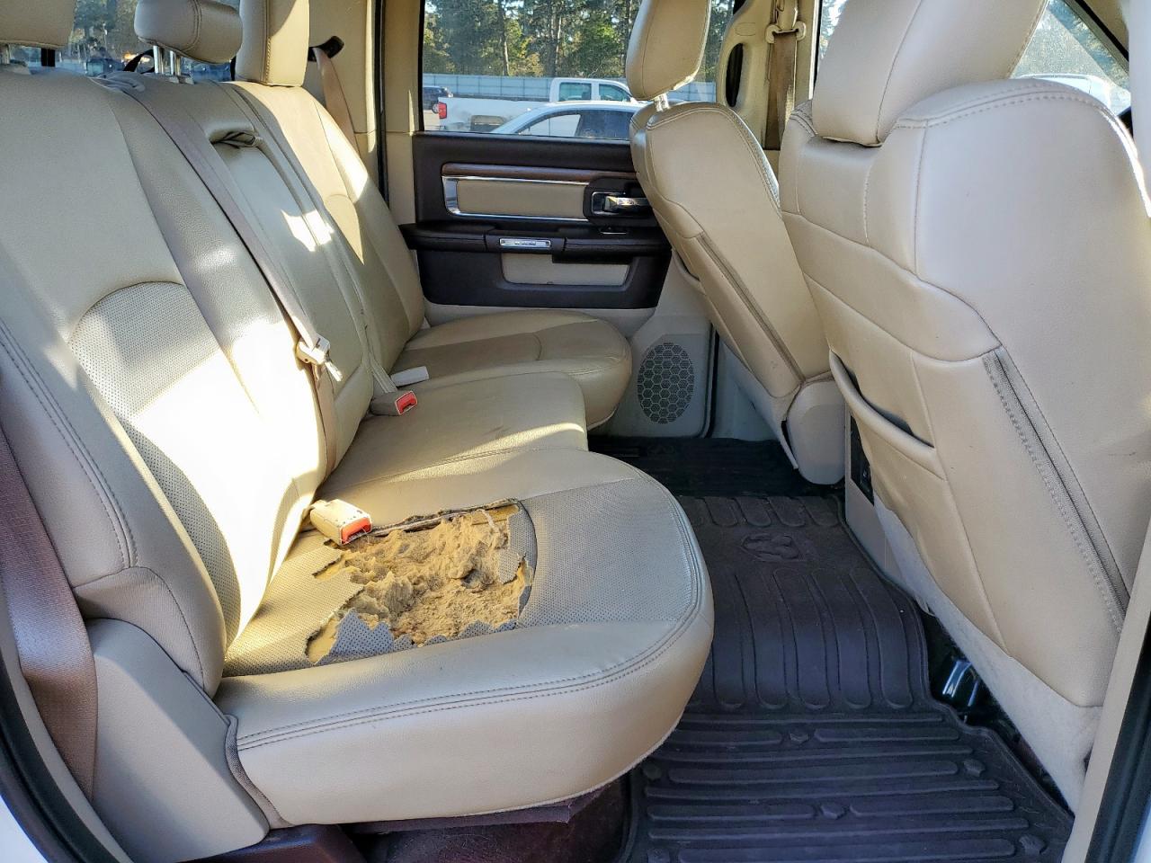 2015 Ram 1500 Laramie VIN: 1C6RR6NT7FS582606 Lot: 91487395