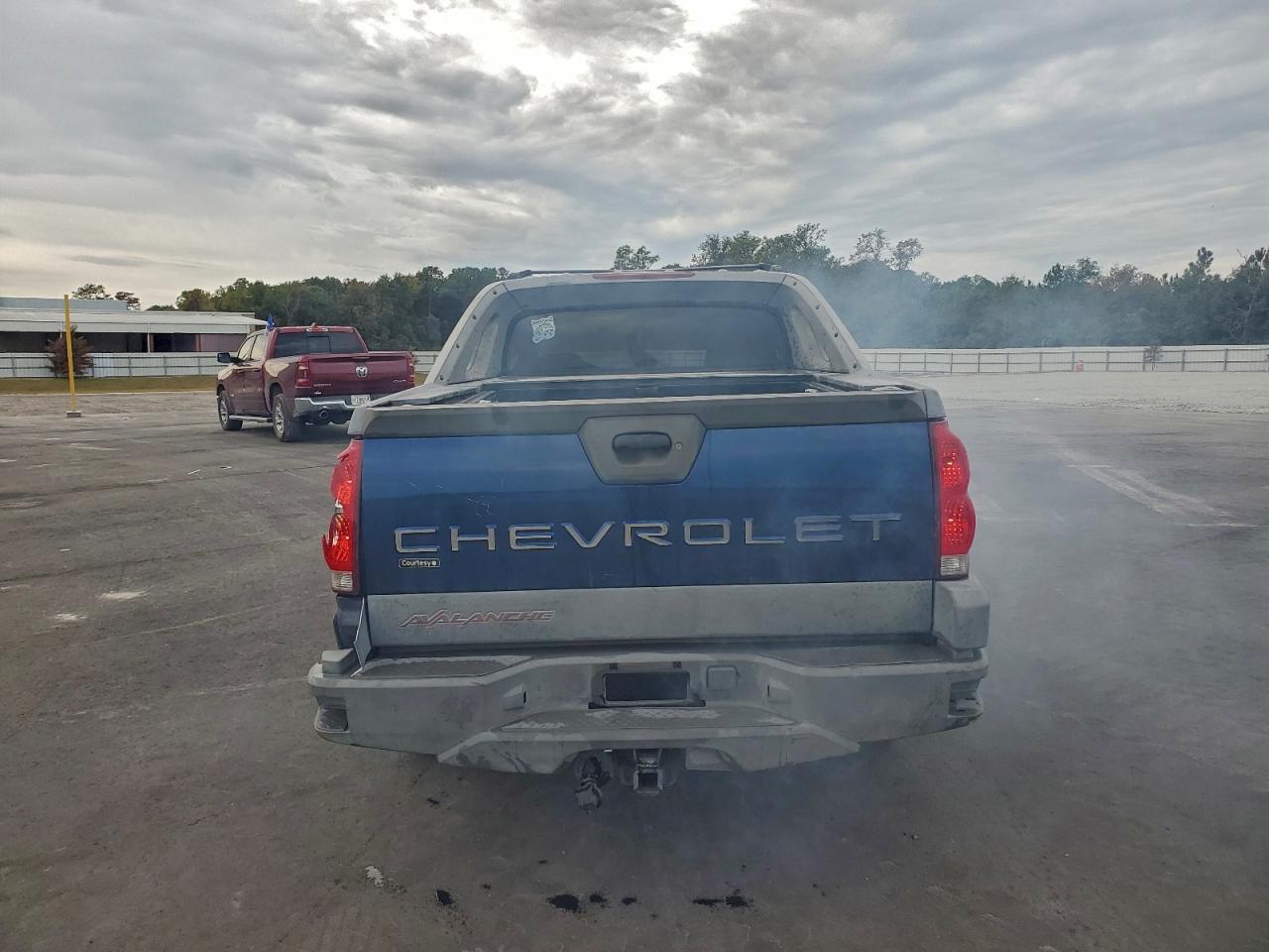 2002 Chevrolet Avalanche C1500 VIN: 3GNEC13T62G122621 Lot: 94530365